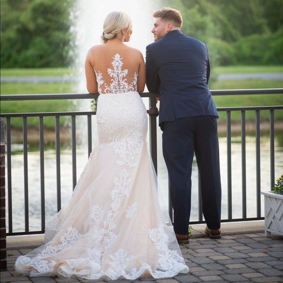 Milla Nova Wedding Dress - Picture 3 of 12